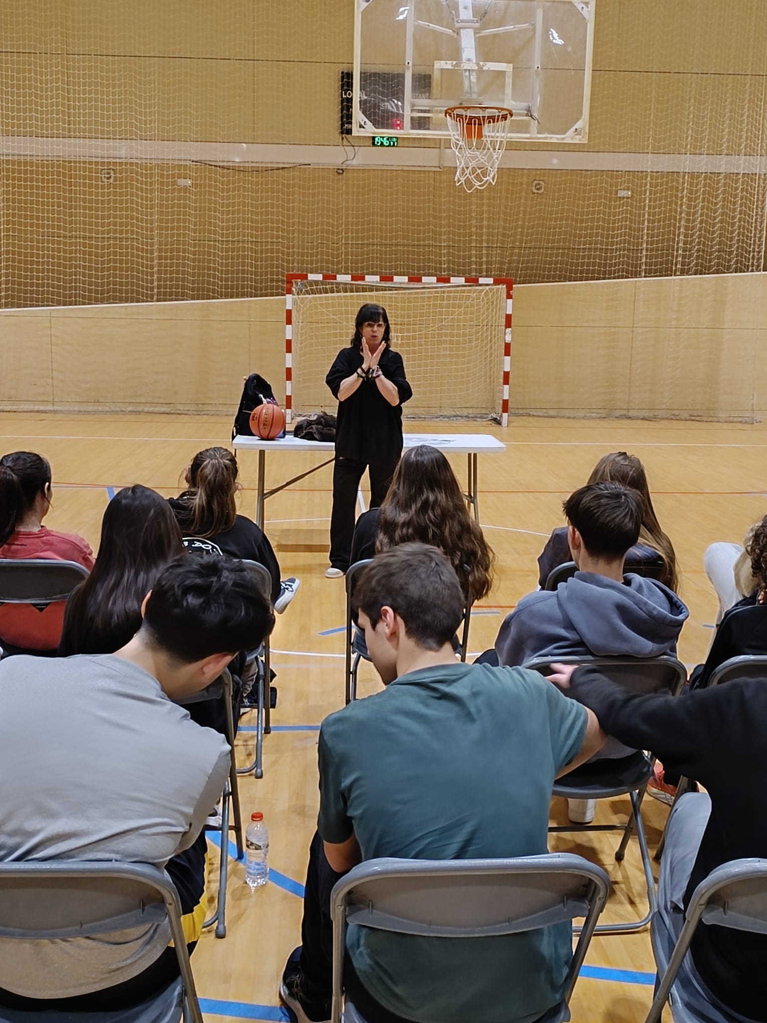 Sí sí sí, bàsquet femení.