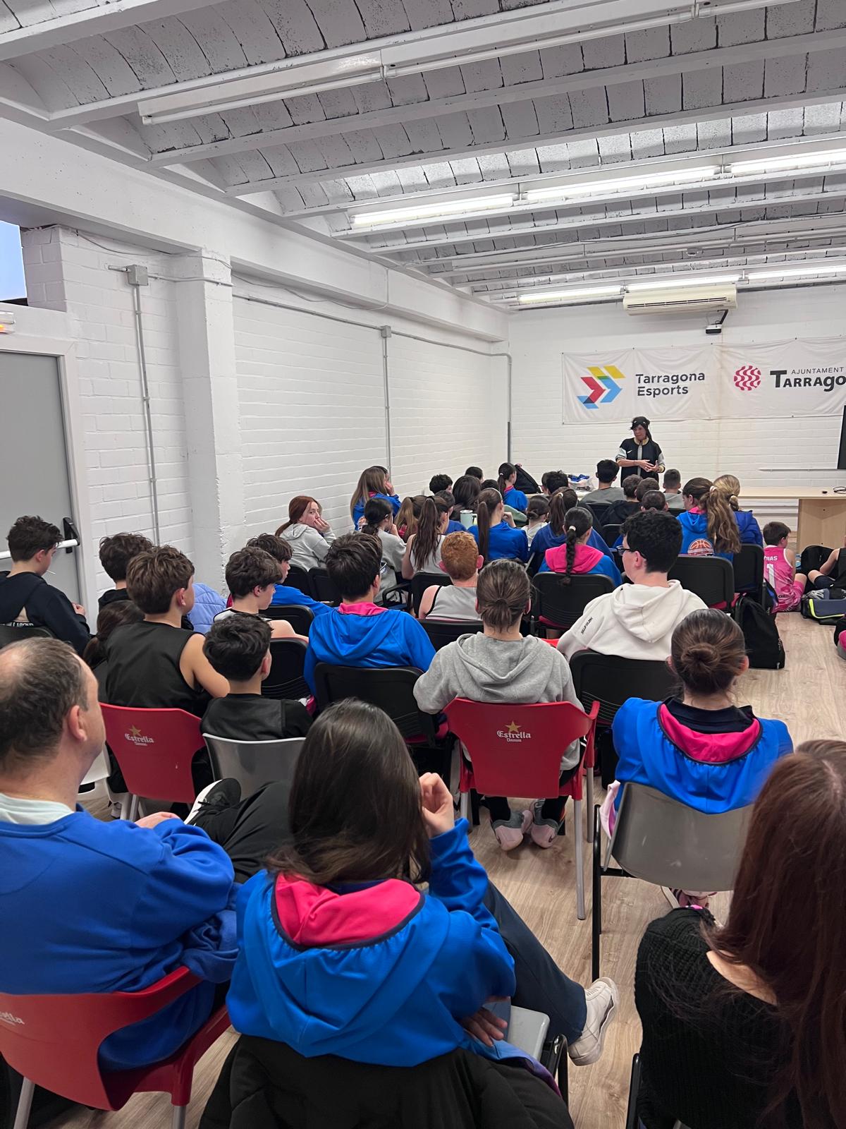 Charlas: Prevención y valores.